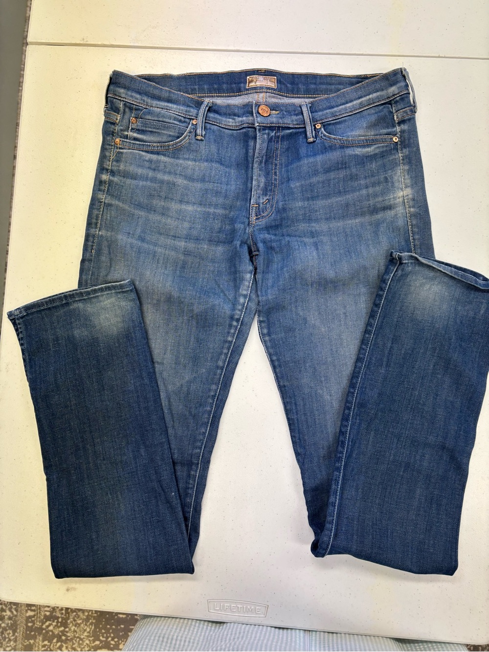 MOTHER JEANS SLASHER GETAWAY GIRL 
WOMEN SIZE 30 BLUE SOMEWHAT DISTRESSED COTTON